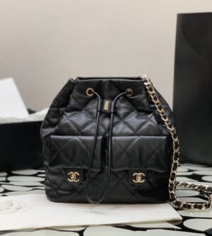 샤넬 23B 투포켓 드로우스트링 체인 버킷 백팩 AS4342
