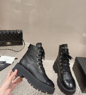 샤넬 23FW 백로고 워커 레이스업 부츠 G45124 신발