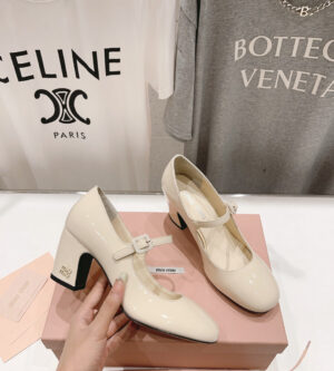 미우미우 페이턴트 레더 메리제인 펌프스 5I978D 신발