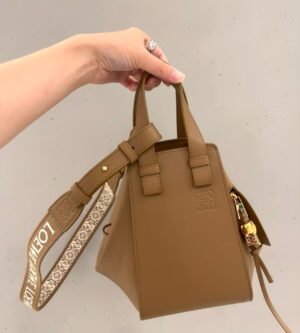 로에베 HAMMOCK해먹 콤팩트 토트백 A538H13