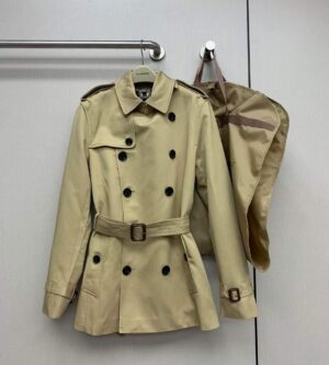 버버리 캔싱턴 KENSINGTON 남성 숏 트렌치 코트 39110571