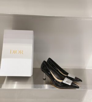 디올 라 파리지앵 펌프스 힐 KDV082PMI