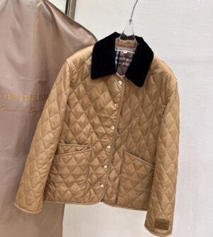 버버리 코듀로이 칼라 다이아몬드 퀼팅 자켓 80498641