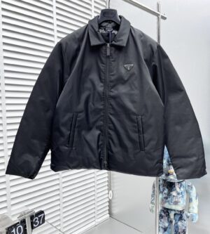 프라다 리나일론 크롭 다운 자켓 SGC397