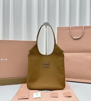 미우미우 아이비 가죽 백 토트백 5BG231