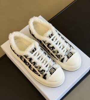 디올 WALKNDIOR 시어링 플랫폼 스니커즈 KCK398OCH 신발