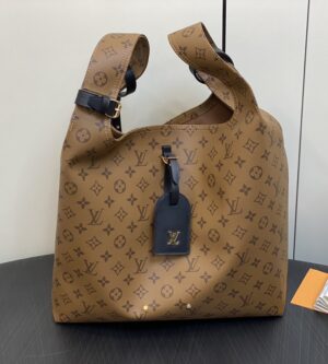 루이비통 아틀란티스 GM 모노그램 리버스 캔버스백 M46821