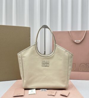 미우미우 아이비 가죽 토트 백 5BG276