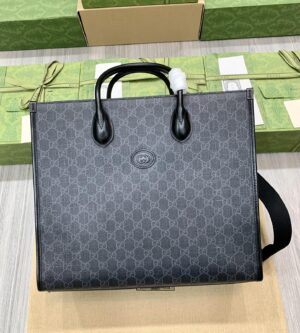 구찌 인터로킹 G 미디엄 토트백 ‎674148