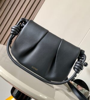 로에베 파세오 사첼 미니 숄더백 A709Q89X01