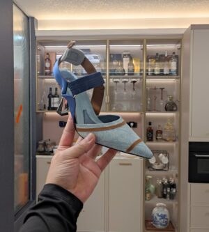 펜디 콜리브리 자수 하이힐 슬링백