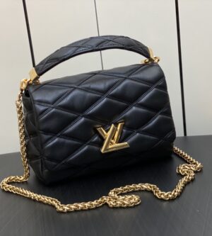 루이비통 New 런칭 GO-14 MM 숄더백 M22891