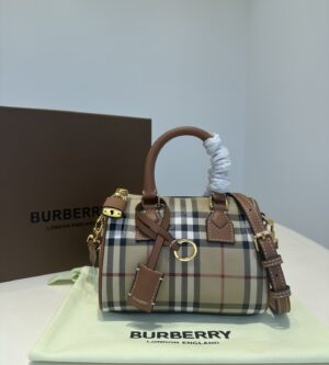 버버리 체크 미니 볼링백 80713571