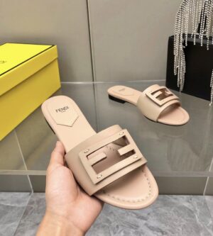 펜디 바게트 슬리퍼 8R8136 신발