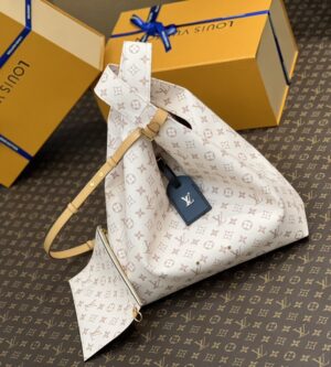 루이비통 24SS 아틀란티스 토트백 GM 모노그램 M24409