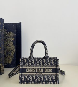 디올 북 토트 미니 숄더 스트랩 백 S5573CRIW