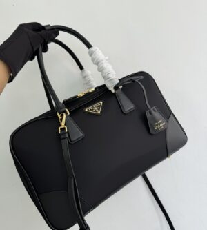 프라다 리에디션1978 미디엄 라지 토트백 1BB114