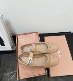 미우미우 가죽 발레리나 플랫 슈즈 5F794D 신발