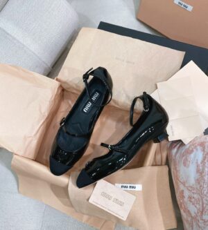 미우미우 투 스트랩 메리제인 플랫 슈즈 신발