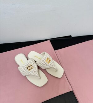 미우미우 마테라쎄 나파 레더 쪼리 슬리퍼 5Y130E