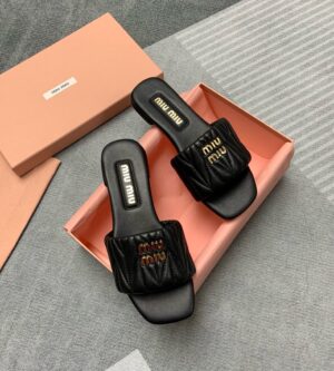 미우미우 마테라쎄 나파 가죽 슬리퍼 5XX605신발