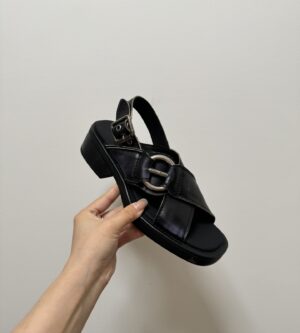 미우미우  블리치드 가죽 샌들 5X201E 신발