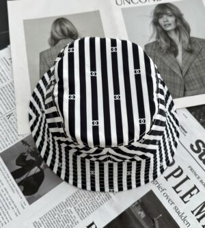 샤넬 24 코코비치 버킷햇 스트라이프 CC로고 벙거지 모자 AA9874