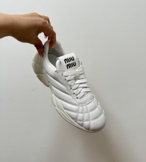 미우미우 여성 나파 가죽 스티치 스니커즈 5E522D 신발