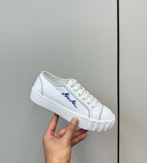 미우미우 로고 레터링 로우 스니커즈 5E970C