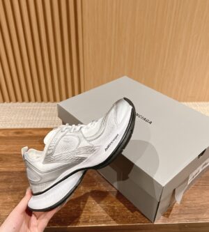 발렌시아가 CIRCUIT 스니커즈 신발