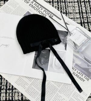 샤넬 캐시미어 새틴 비니 (제니 착용) AAA421 B18106