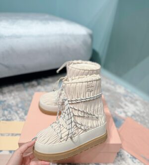 미우미우 로고 퀼팅 아프레 레이스업 스키 부츠 5U853D