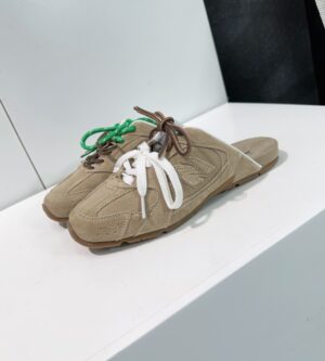 미우미우 뉴발란스 530 SL 스니커즈 뮬 5E333E