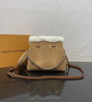 루이비통 LV SKI 벨라 시어링 숄더백 M11839