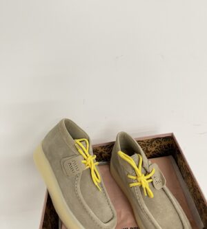 미우미우 24FW 스웨이드 레더 델라베 앵클 부츠 5T263E