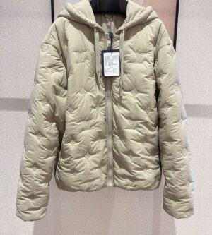 루이비통 24FW 남성 모노그램 퀼팅 나일론 후드 자켓 1AFYAH