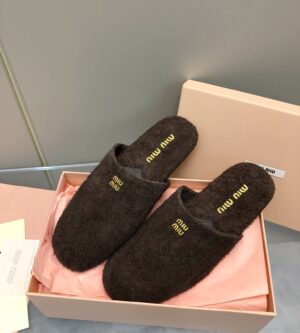 미우미우 스웨이드 슬리퍼 뮬 블로퍼 5S322E