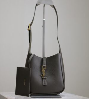 생로랑 LE 5 A 7 소프트 그레인 레더 베이비 호보백 809461