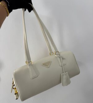 프라다 미디엄 레더 토트 백 1BB127