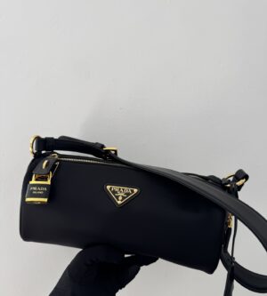 프라다 스몰 리나일론 및 가죽 숄더백 1BC234