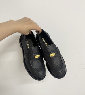 미우미우 25SS 페니 로퍼 5D773D