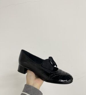 미우미우 페이턴트 가죽 리본 펌프스 5I363E