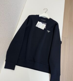 프라다 기능성 코튼 맨투맨 UJL90B