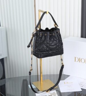 디올 JOLIE 졸리 스몰 버킷백 M2780UNKW