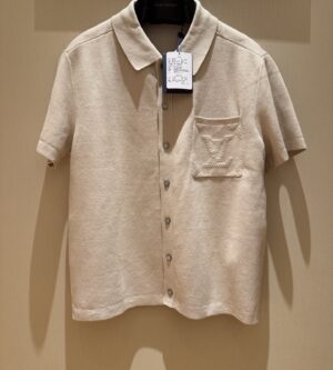 루이비통 모노그램 엠보스드 반팔 니트 셔츠 1AHC99