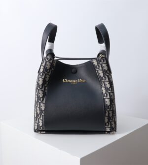디올 25SS 시그니처 오블리크 자카드 스몰/미디엄 버킷백 토트 숄더백 M2840UTZQ
