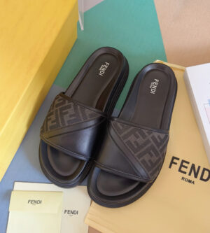 펜디 남성 FF 자카드 패브릭 다이고널 슬라이드 샌들 슬리퍼 7X1674