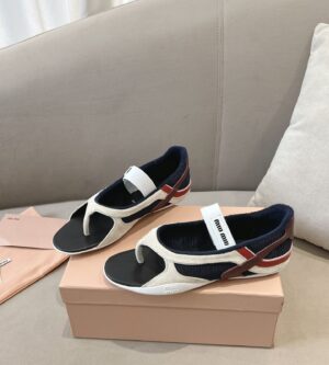 미우미우 김나지움 기능성 소재 통 발레리나 스니커즈 샌들 5X402E