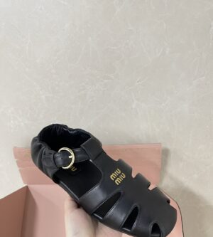 미우미우 루슈 나파 가죽 피셔맨 샌들 5E395E