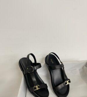 셀린느 카프스킨 트리옹프 모드 샌들 362225042C